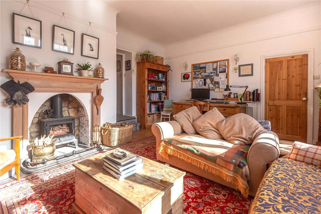 Property photo 3 of 20 Living Room