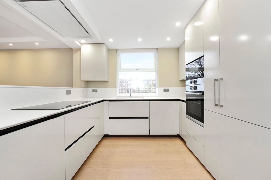 Property photo 3 of 13 Picture No. 11