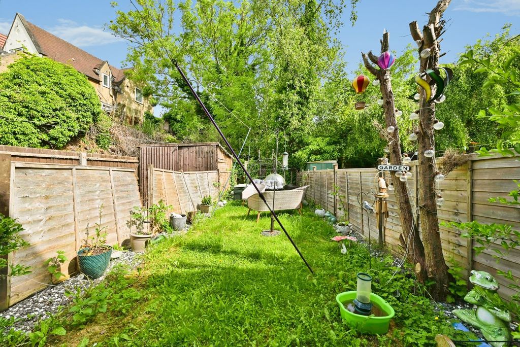Property photo 3 of 9 Pbox-Img.Jpg