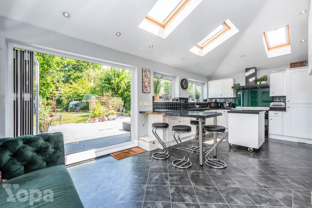 Property photo 3 of 28 Photo #3