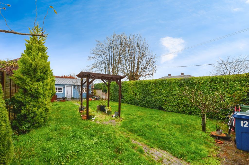 Property photo 2 of 16 Garden