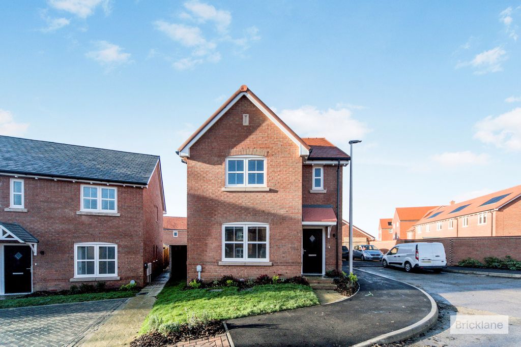 Property photo 1 of 14 Front