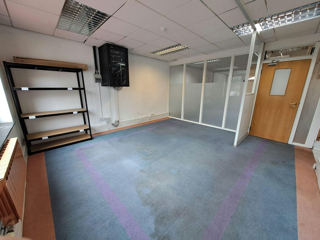 Property photo 2 of 9 1000015190.Jpg