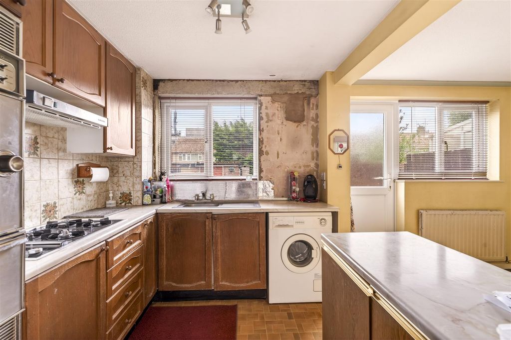 Property photo 3 of 22 For Sale By Aspire Residential | Mendip Road