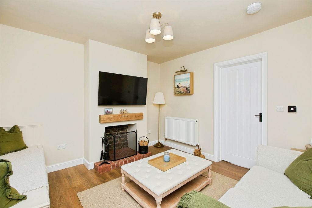 Property photo 2 of 23