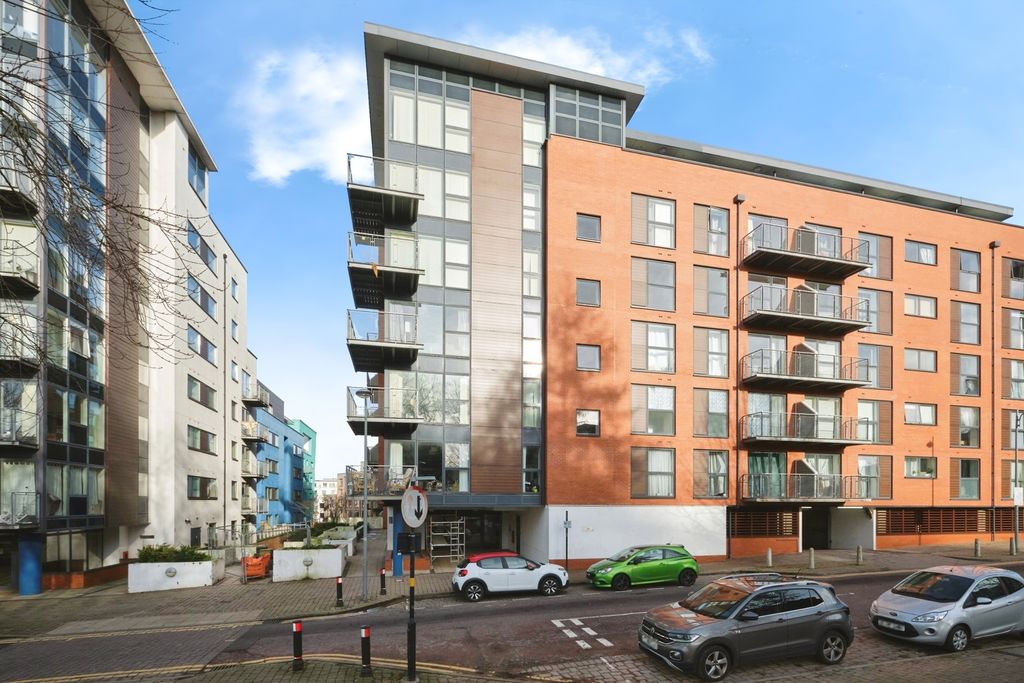 Property photo 1 of 17 Pbox-Img.Jpg