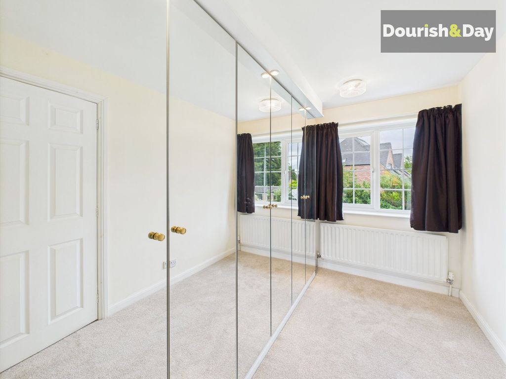 Property photo 3 of 25 Dressing Room