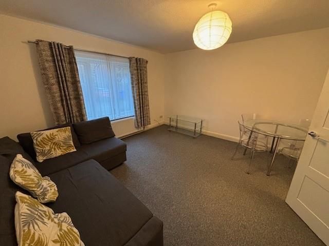 Property photo 2 of 12 Lounge