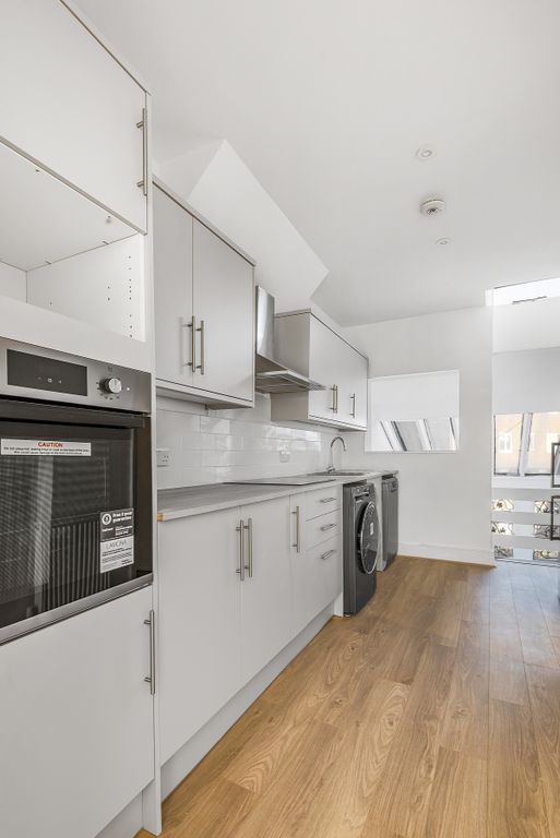 Property photo 3 of 8 926186 (8)