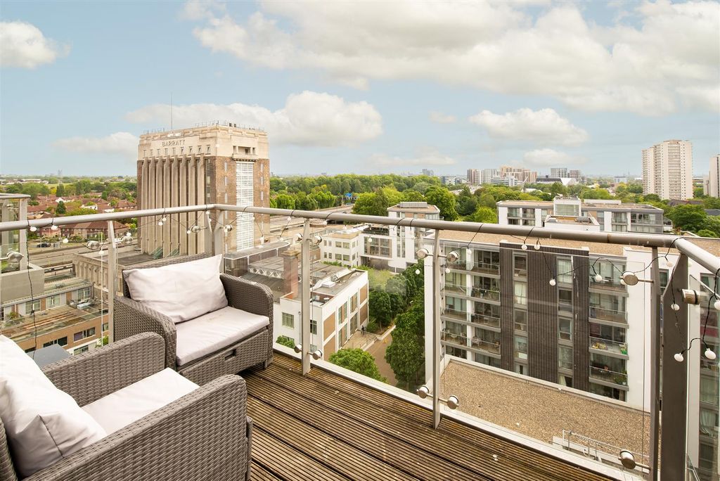 Property photo 1 of 12 Helliwell & Co