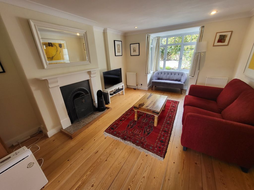 Property photo 3 of 25
