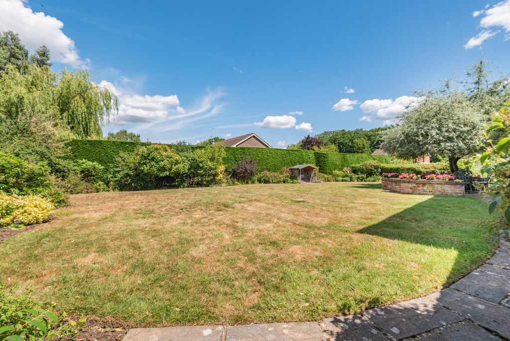 Property photo 2 of 16 Garden