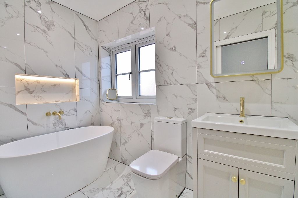 Property photo 3 of 43