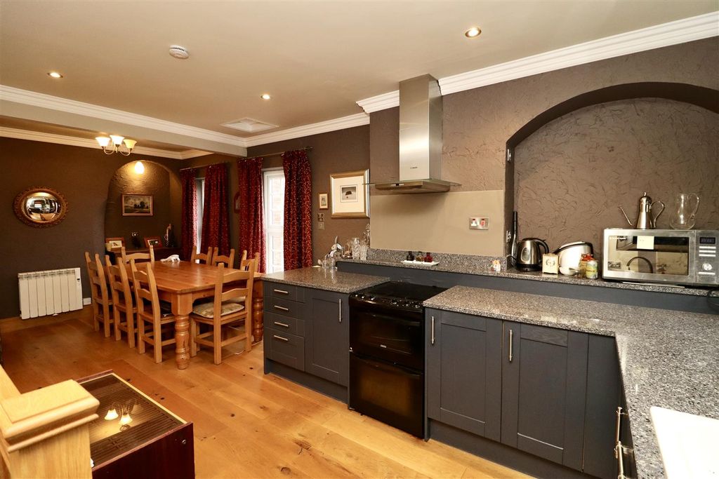 Property photo 3 of 8 Image00008.Jpeg