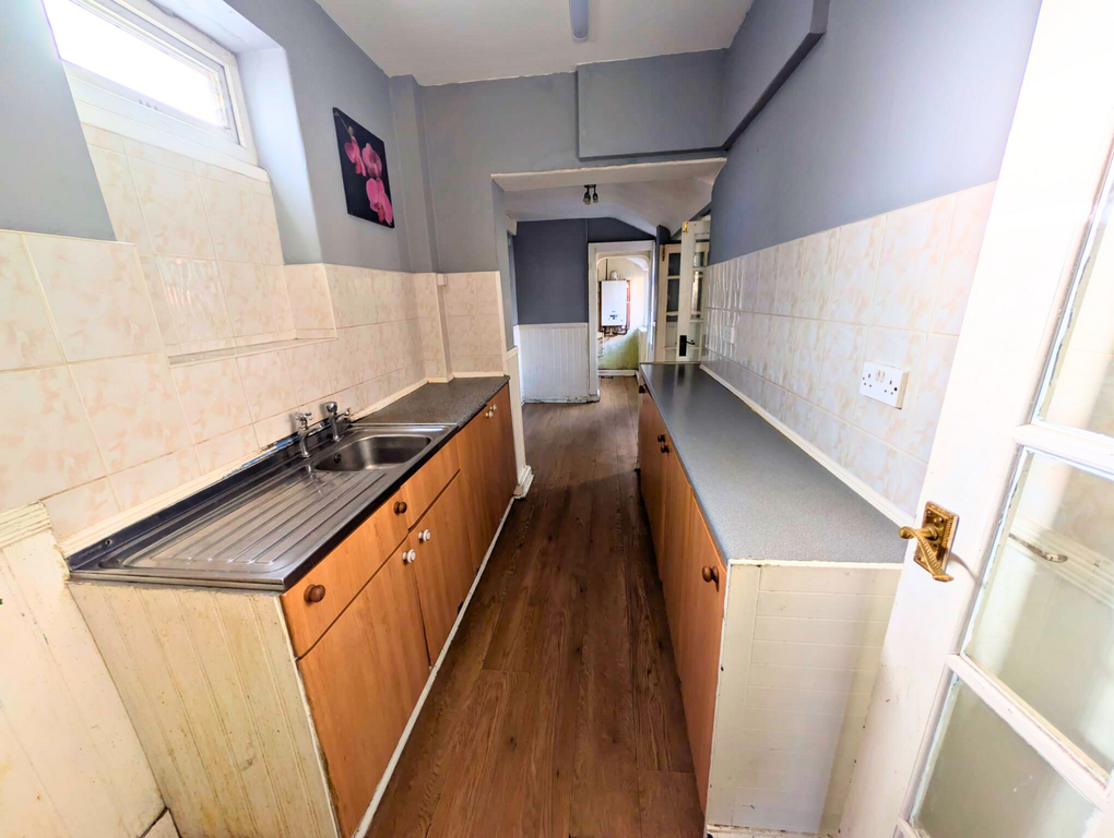 Property photo 3 of 15 Kitchen