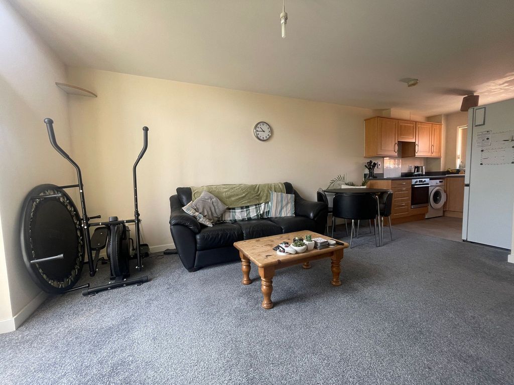 Property photo 2 of 9