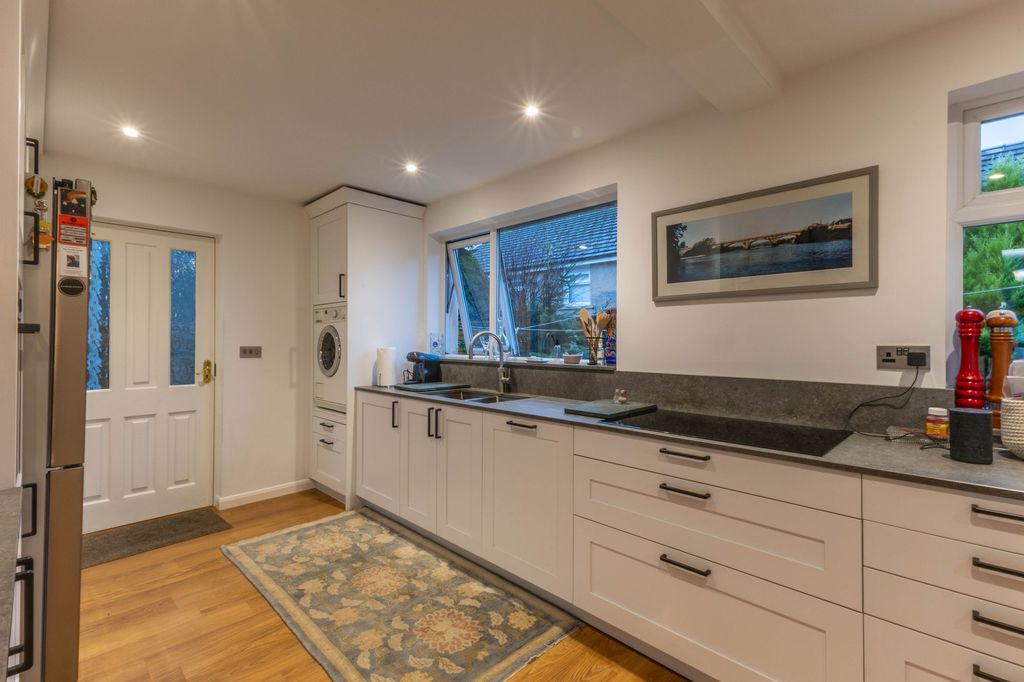 Property photo 2 of 12 Kitchen