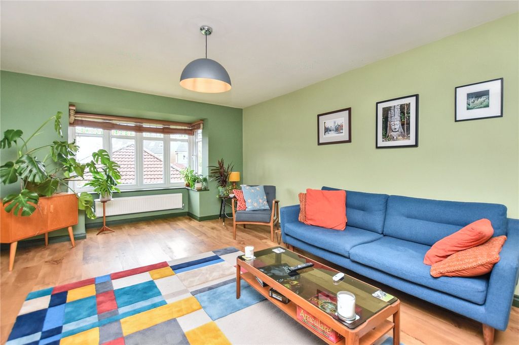 Property photo 3 of 27 Picture No. 12