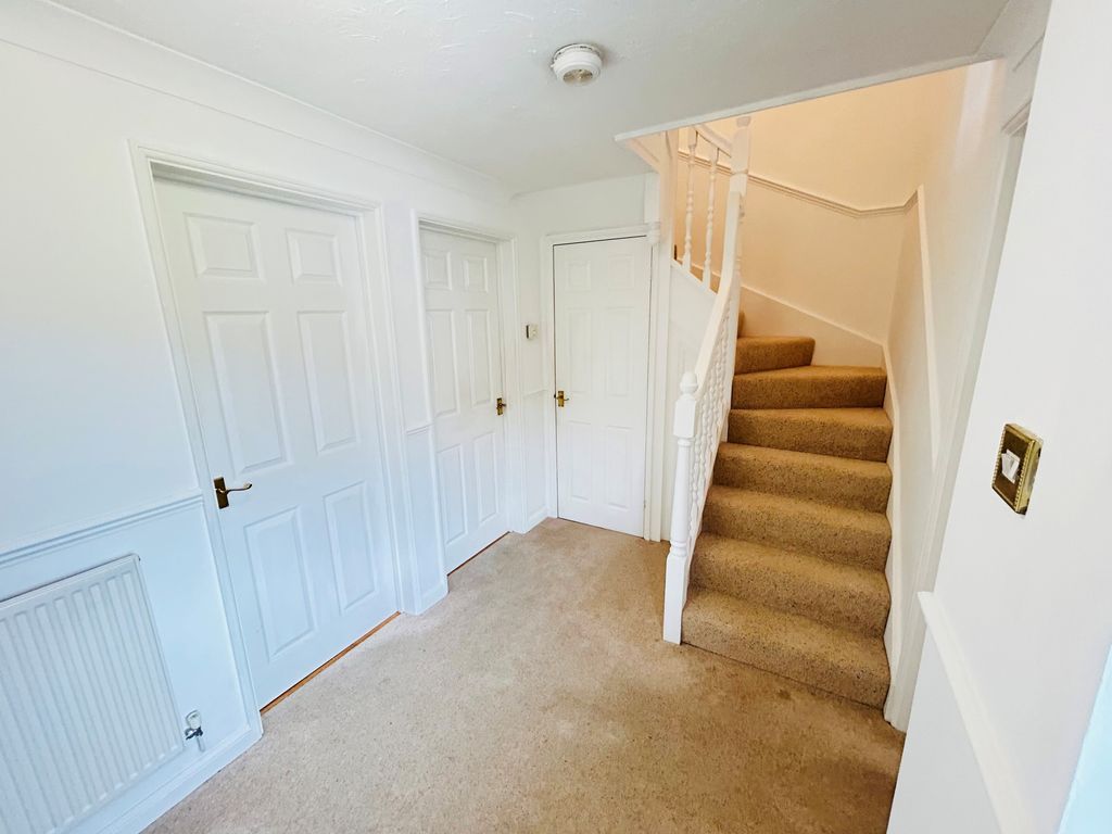 Property photo 2 of 24