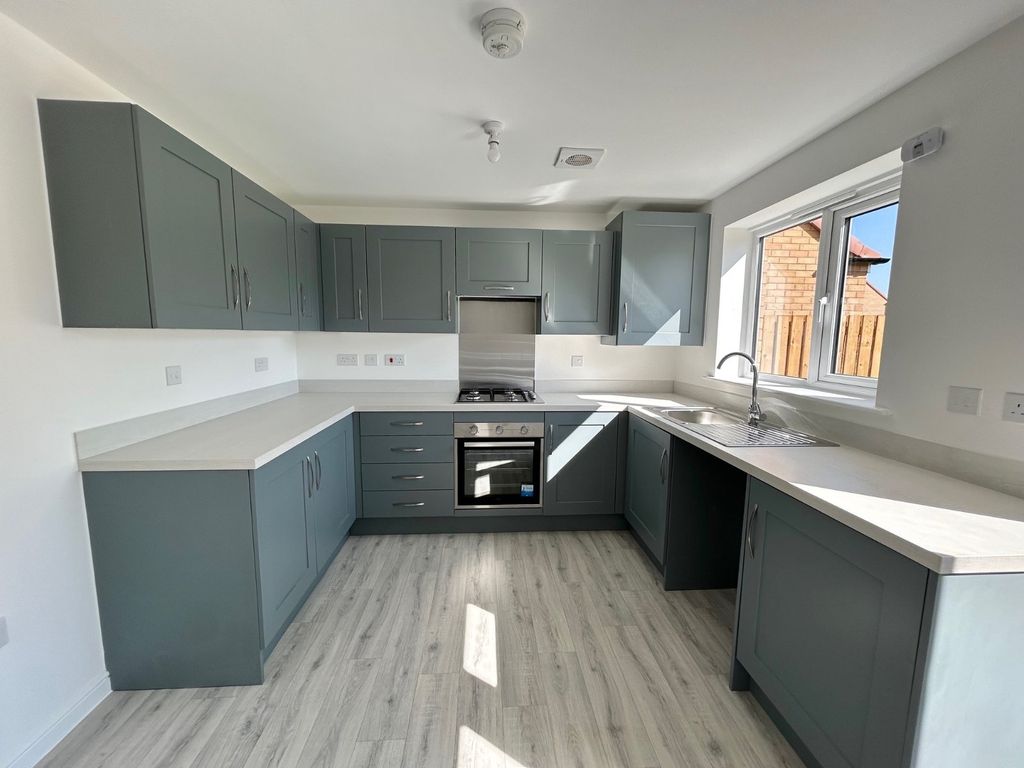 Property photo 3 of 12 Picture No. 11