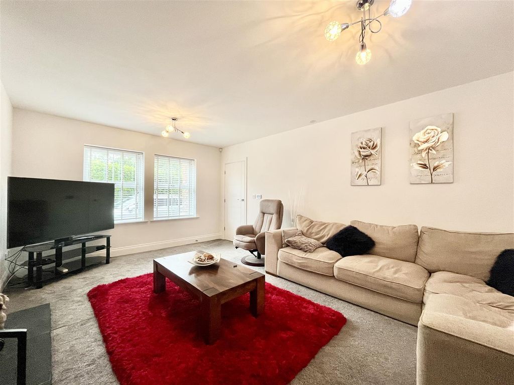 Property photo 3 of 39