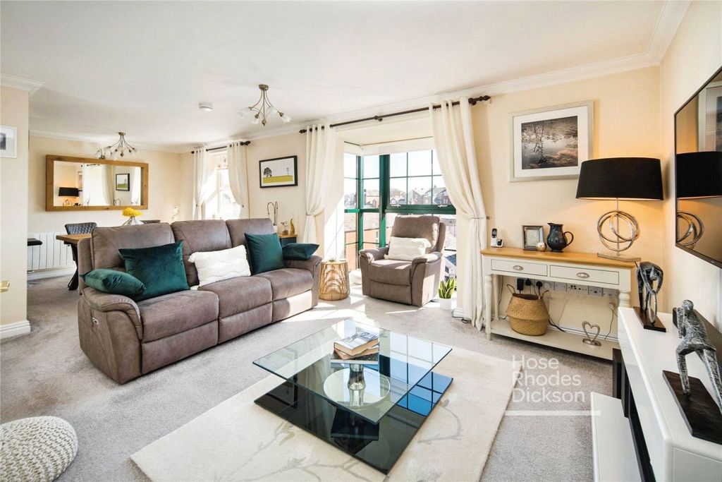 Property photo 2 of 17 Pbox-Img.Jpg