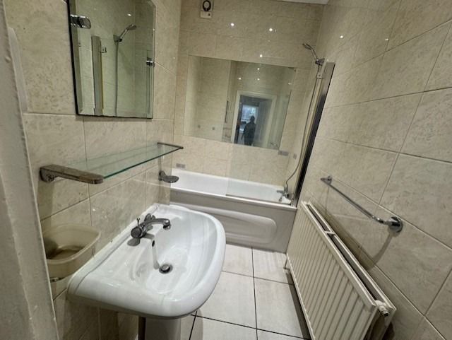 Property photo 3 of 6 4584363