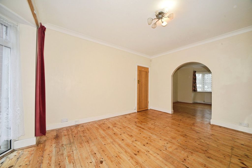 Property photo 3 of 24