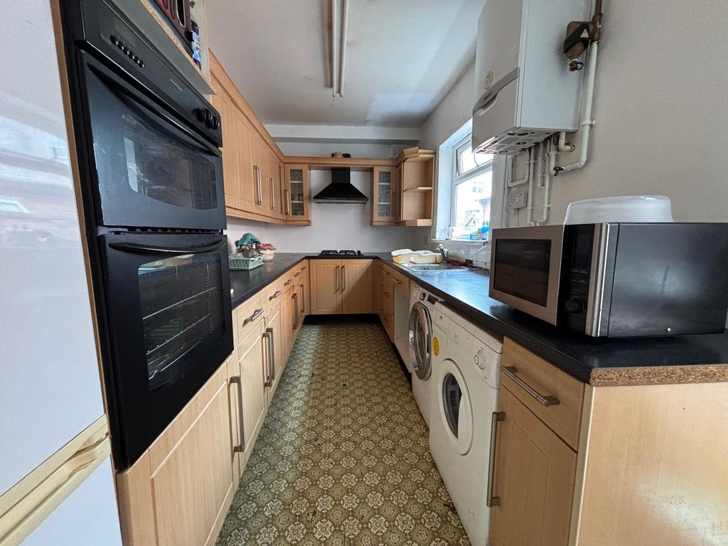 Property photo 2 of 5