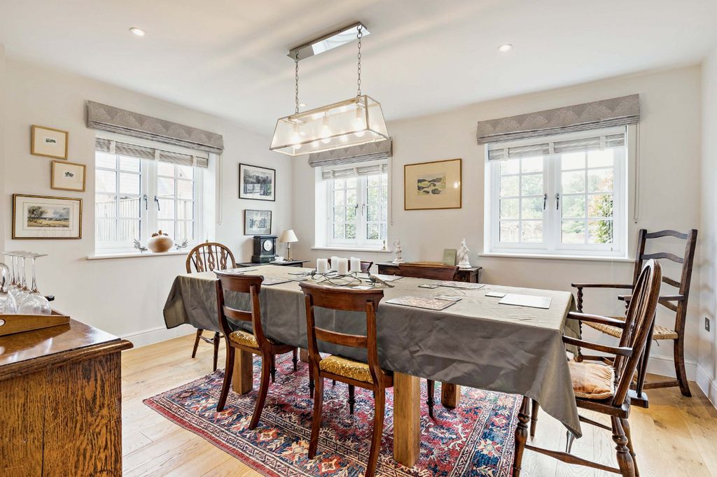 Additional image 10 of 5 bed detached house for saleThe Shires, Littlewick Green, Berkshire SL6