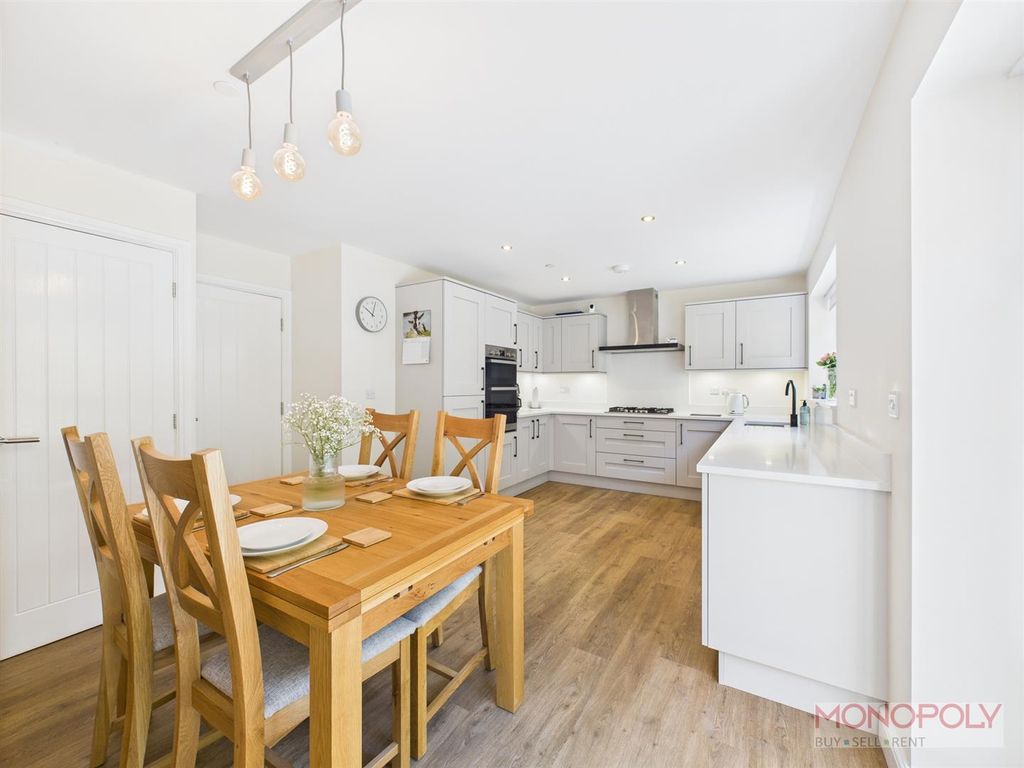 Property photo 2 of 30 Cam04439G0-Pr0104-Still020.Jpg