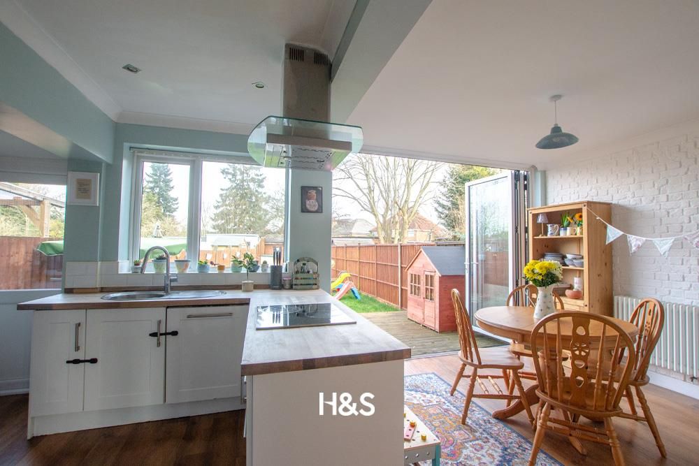 Property photo 2 of 16 99 Coverdale - Kitch3.Jpg