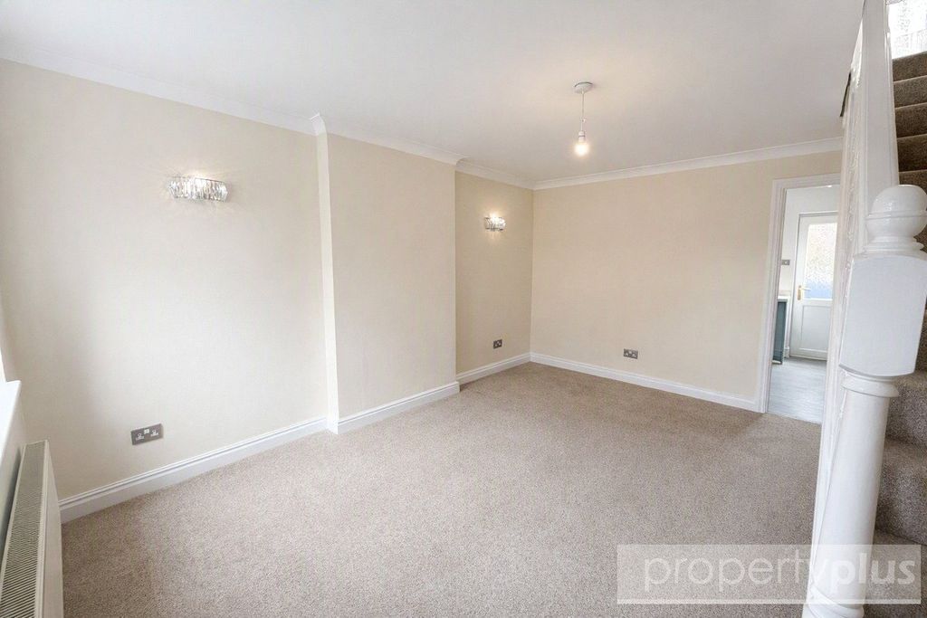Property photo 2 of 12 Picture No. 21