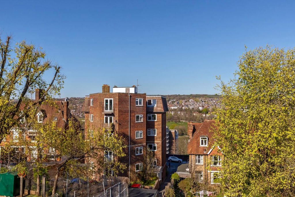 Property photo 2 of 12 Elm Court_9.Jpg