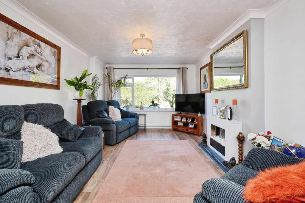 Property photo 3 of 20