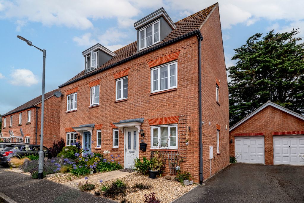 Property photo 1 of 23 4176572