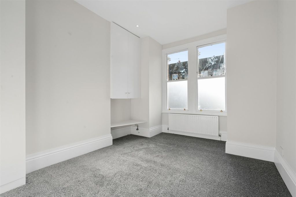 Property photo 3 of 10 Gff 33 Himley Road Sw17 Bedroom 2.Jpg