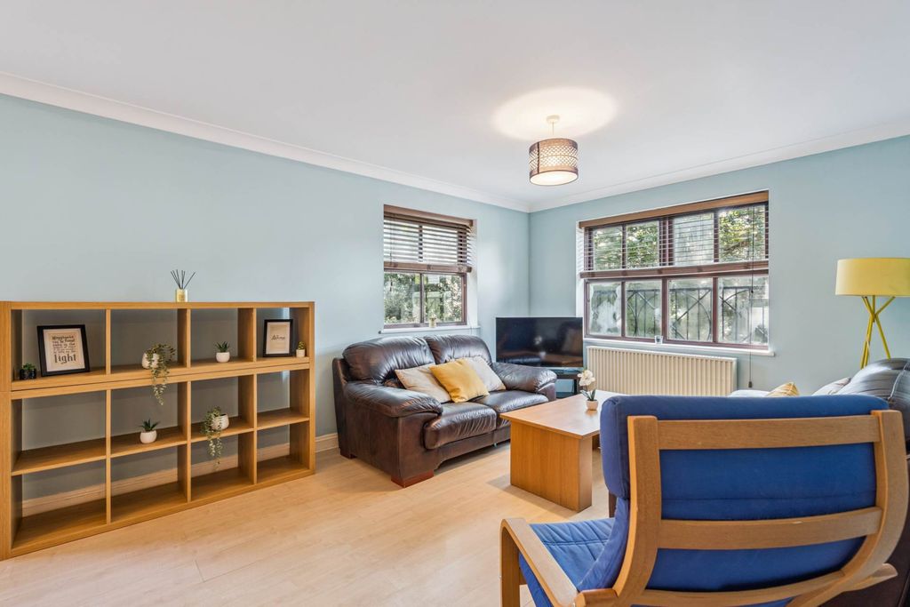 Property photo 2 of 12