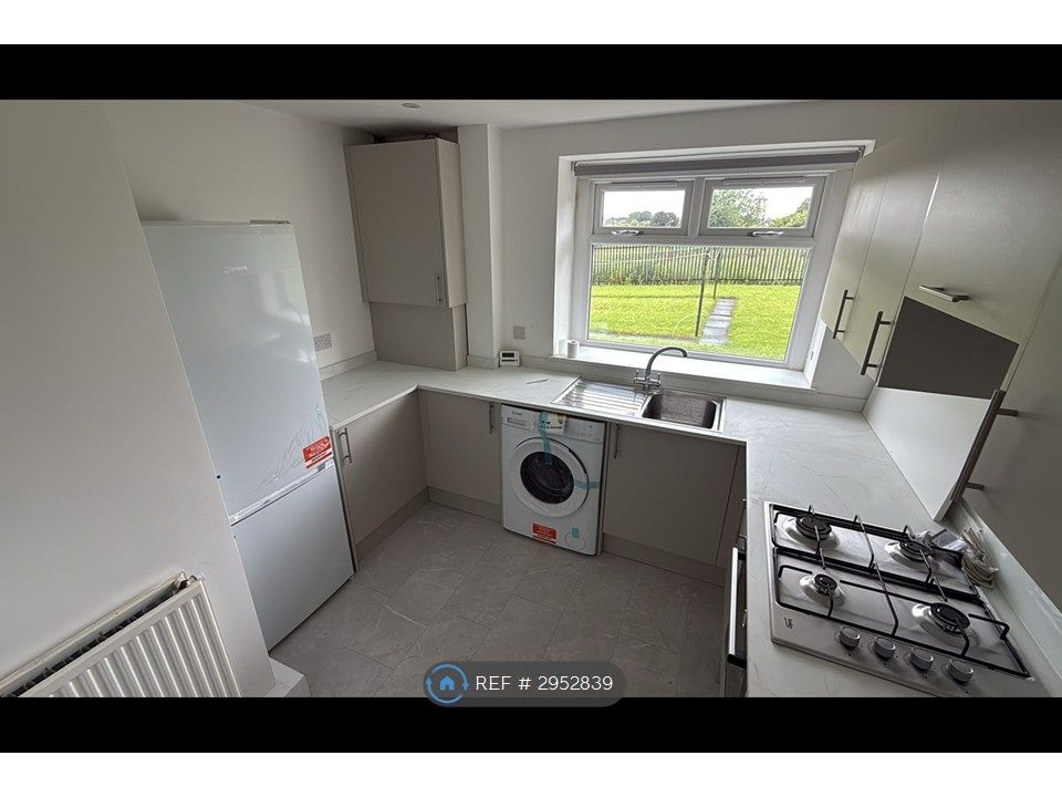 Property photo 1 of 9 Kitchen