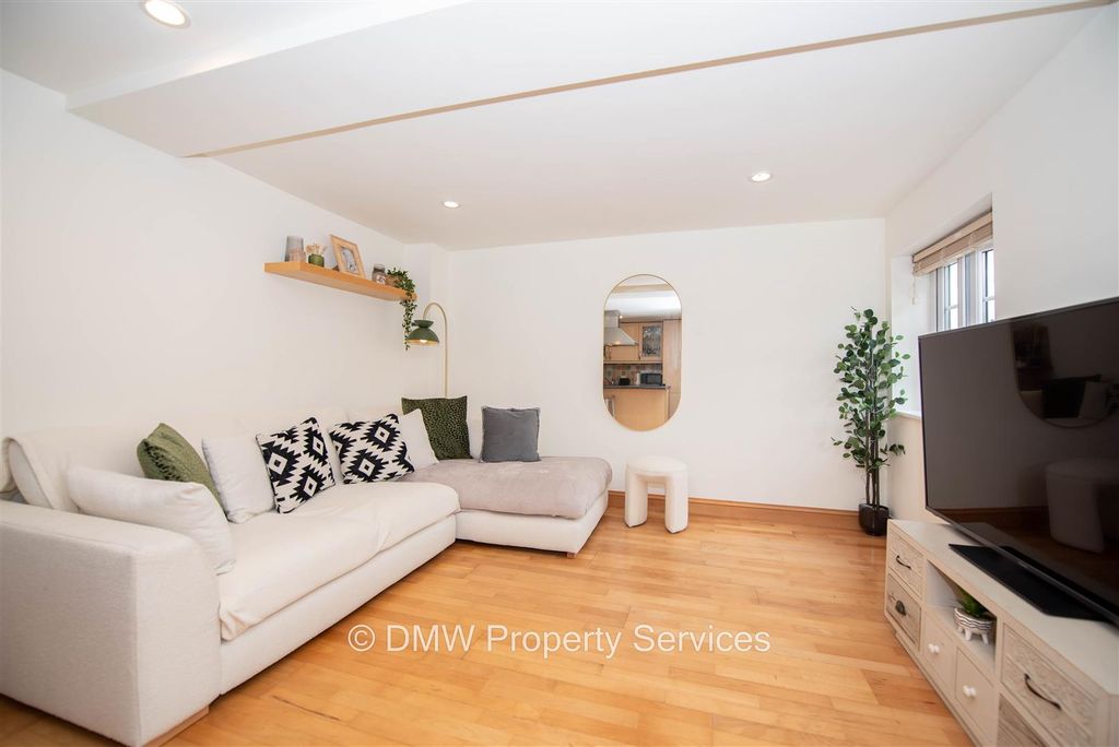 Property photo 2 of 9 Lounge/Kitchen/Diner