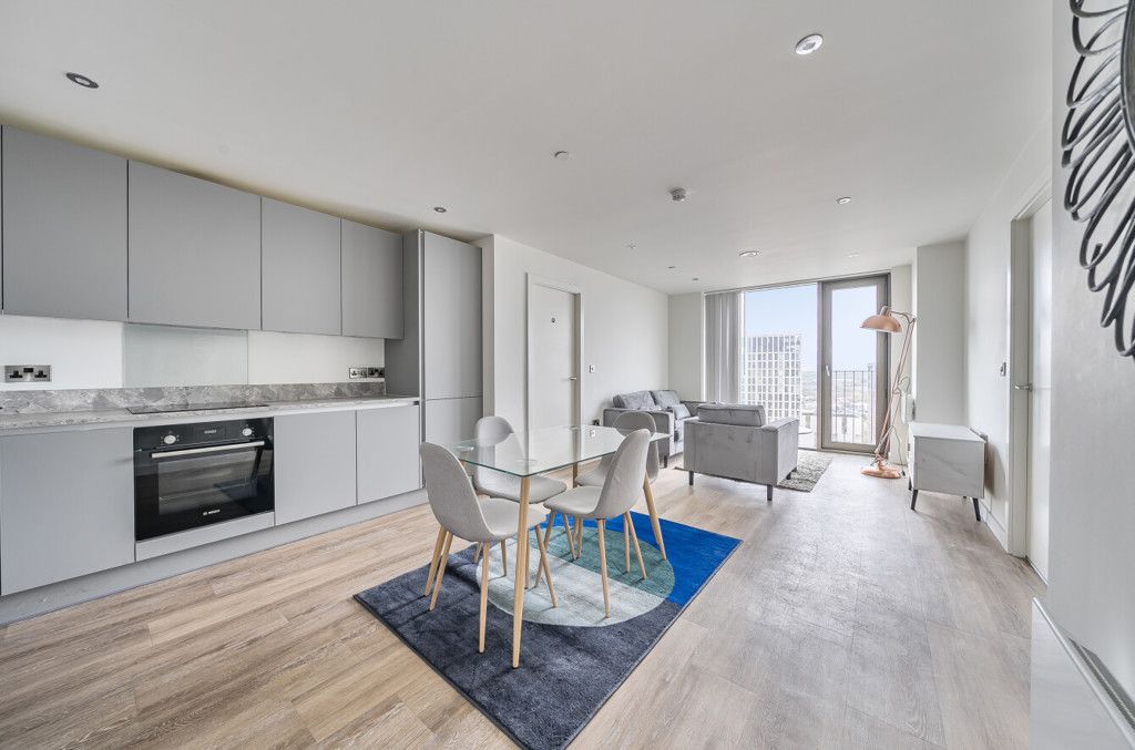 Property photo 2 of 12 1365281-11-68E687...