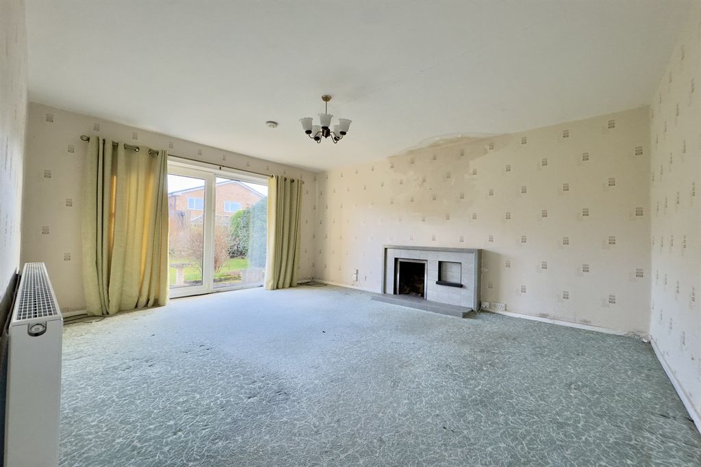 Property photo 2 of 11 Lounge