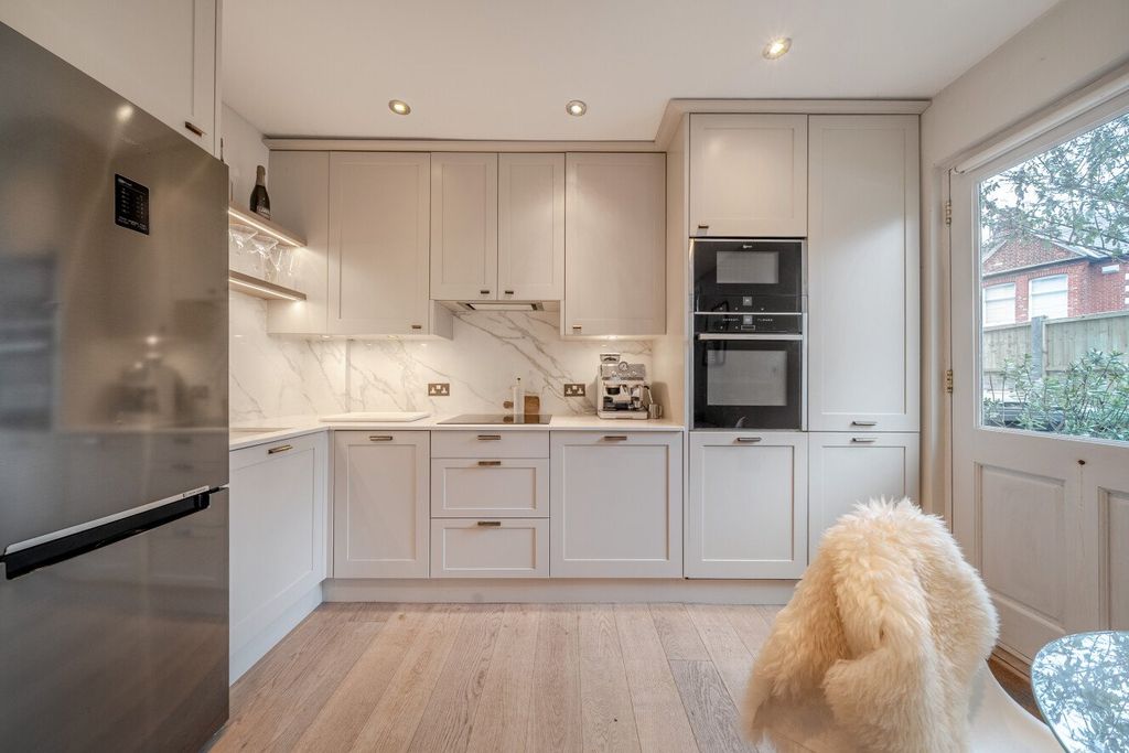 Property photo 3 of 24 Picture No. 16