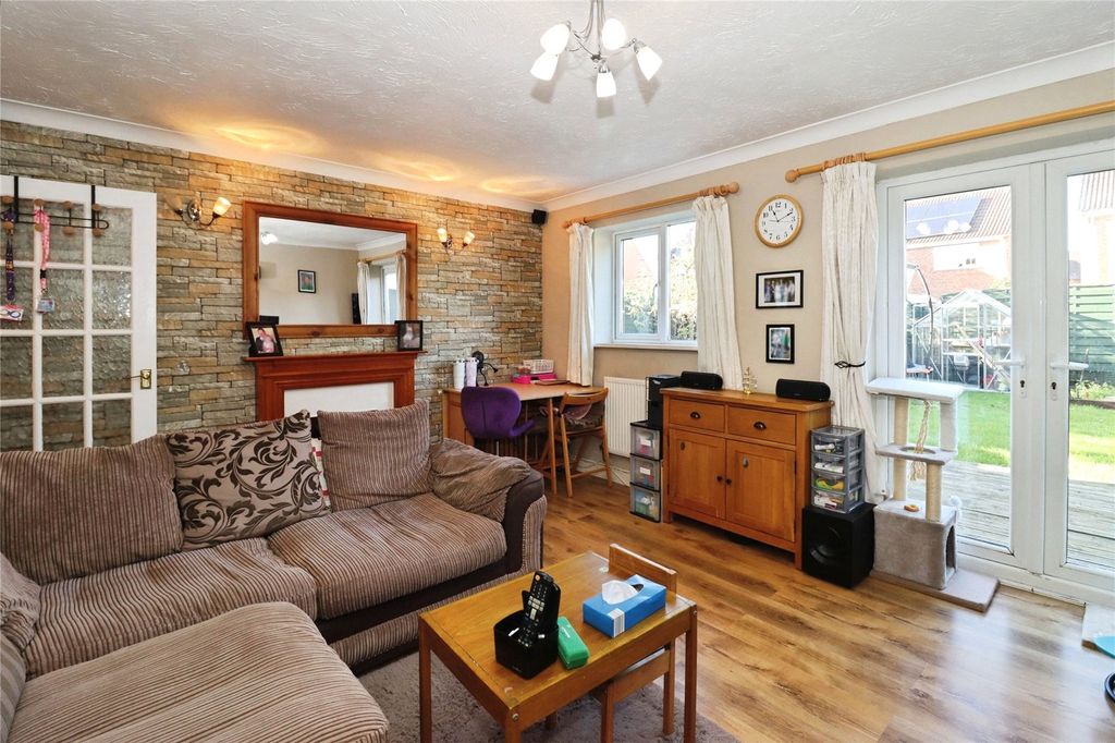 Property photo 3 of 40 Lounge