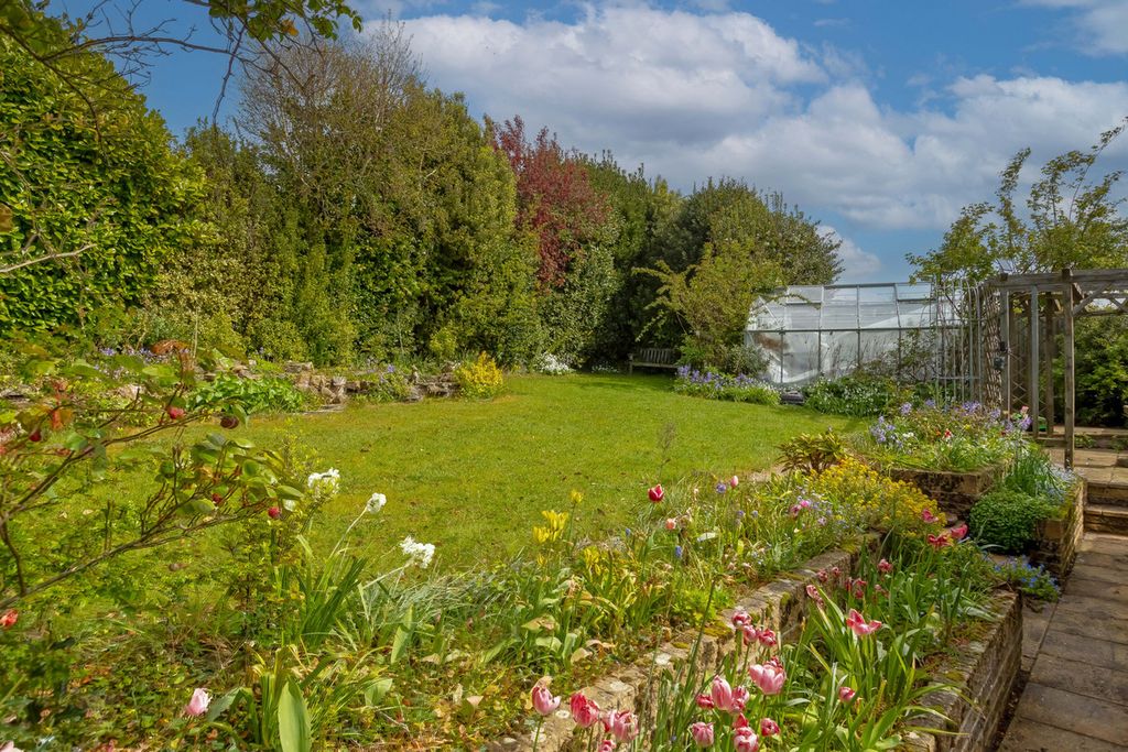 Property photo 3 of 38