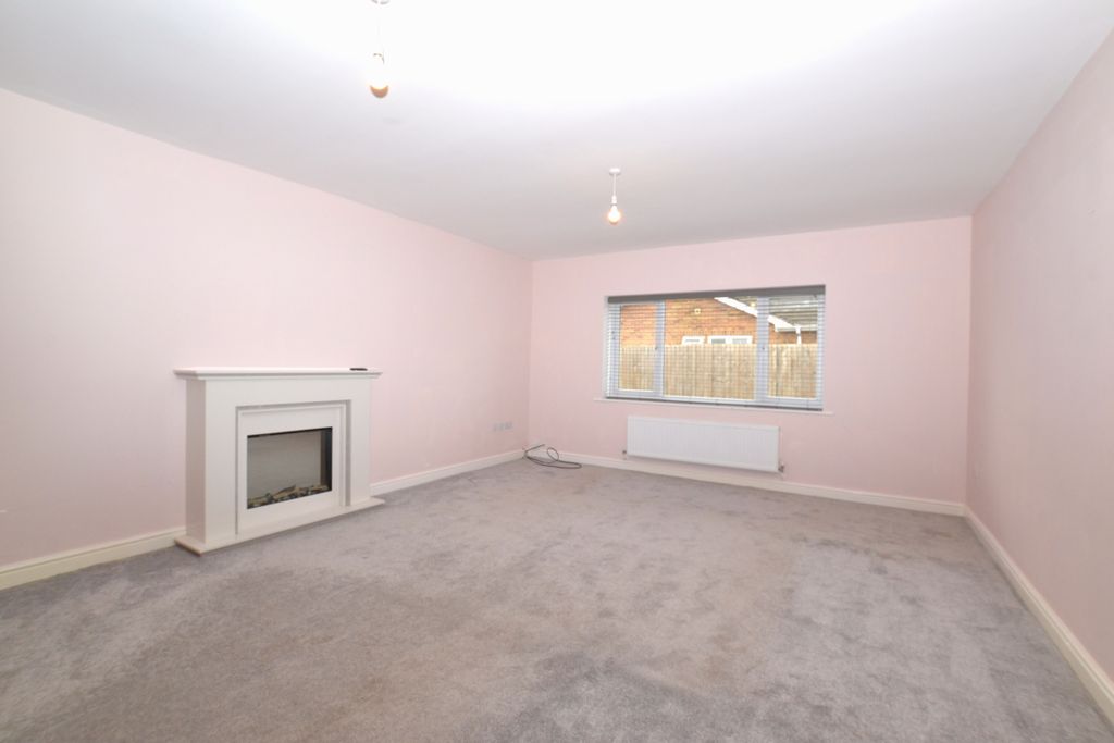 Property photo 2 of 32