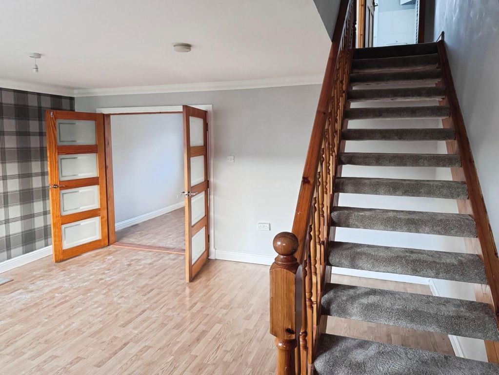 Property photo 2 of 10 Living Room