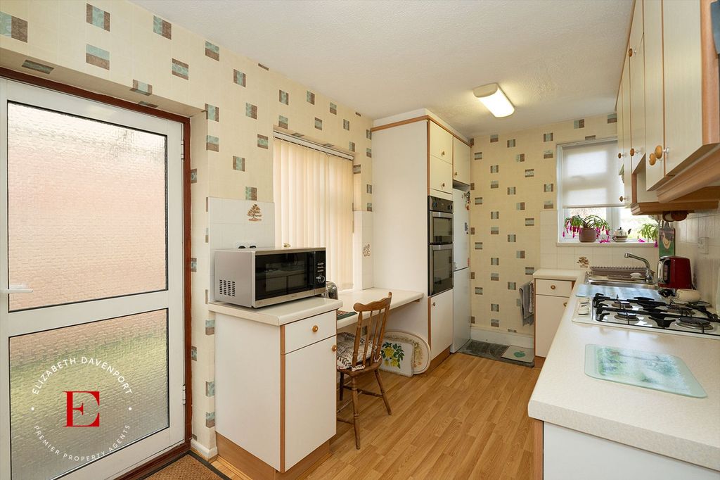 Property photo 3 of 14