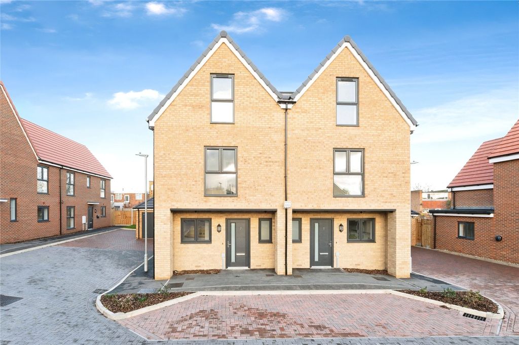 Property photo 1 of 19 Front