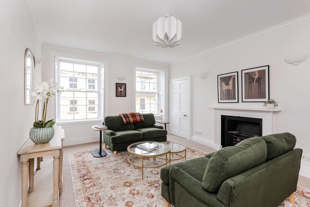 Property photo 1 of 12 Second Floor Flat, 3 Great Bedford Street, Bath, B